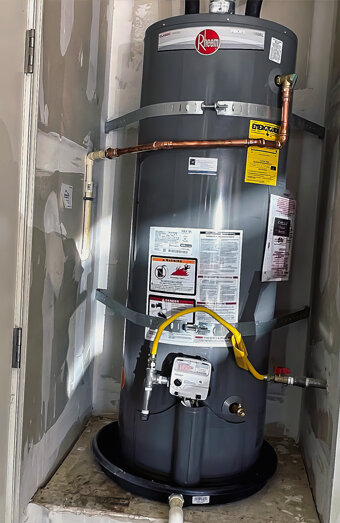 https://fremantlehotwater.com.au/uploads/2025/06/electric-hot-water-system-32635.jpg