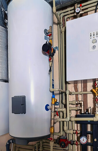 https://fremantlehotwater.com.au/uploads/2025/06/hot-water-installs-34383.jpg