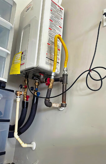 https://fremantlehotwater.com.au/uploads/2025/06/instant-hot-water-systems-65049.jpg
