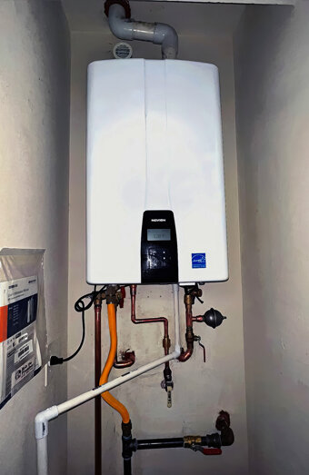 https://fremantlehotwater.com.au/uploads/2025/06/thermostatic-water-systems-37047.jpg